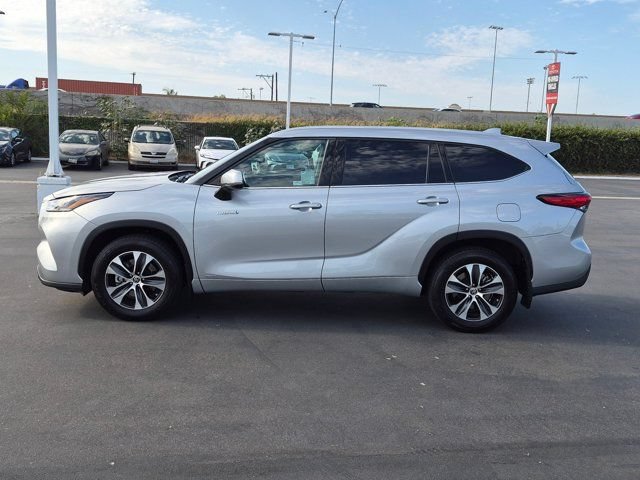 Used 2021 Toyota Highlander XLE AWD/4WD image 13