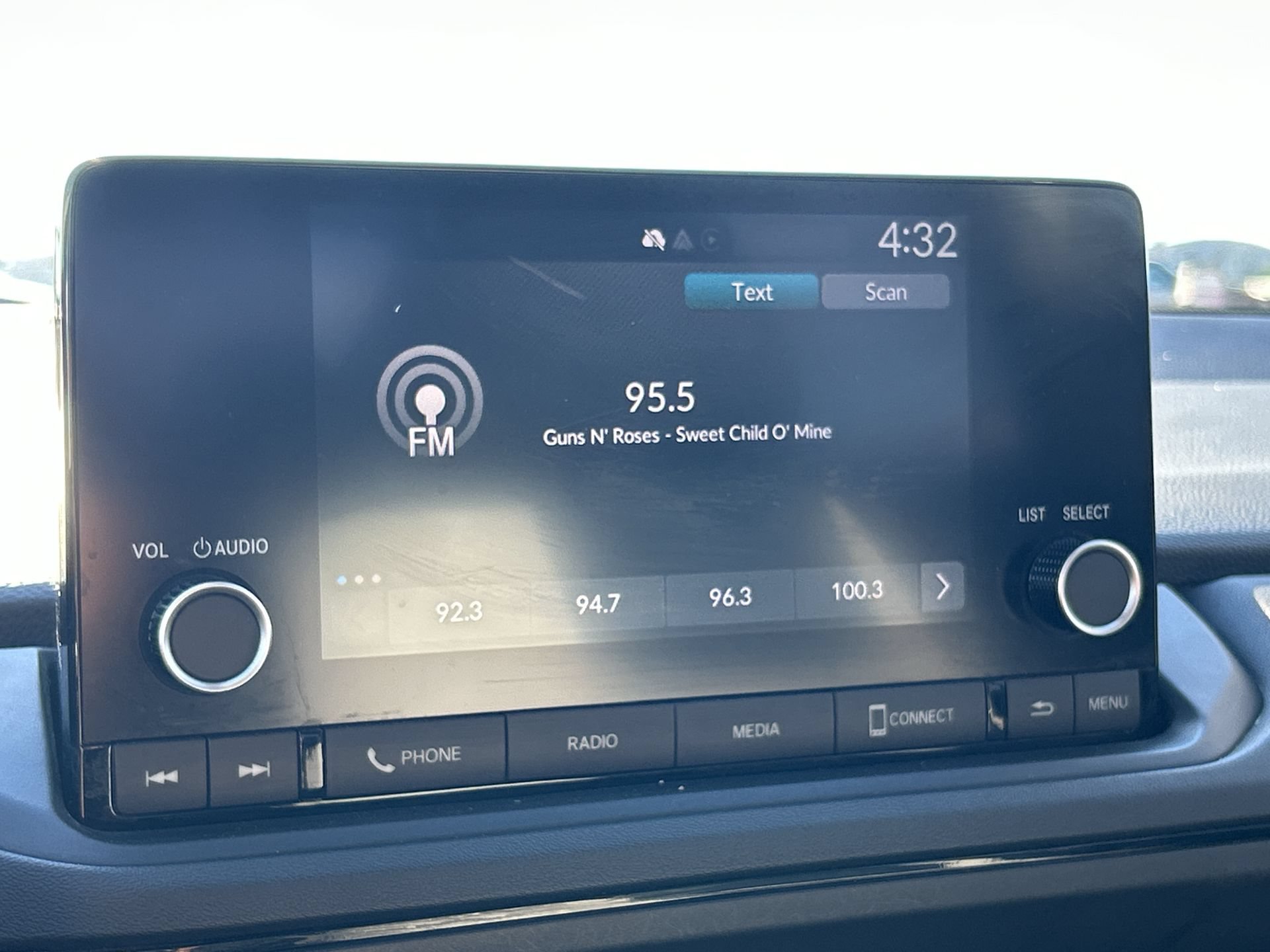 Used 2023 Honda Accord EX image 12