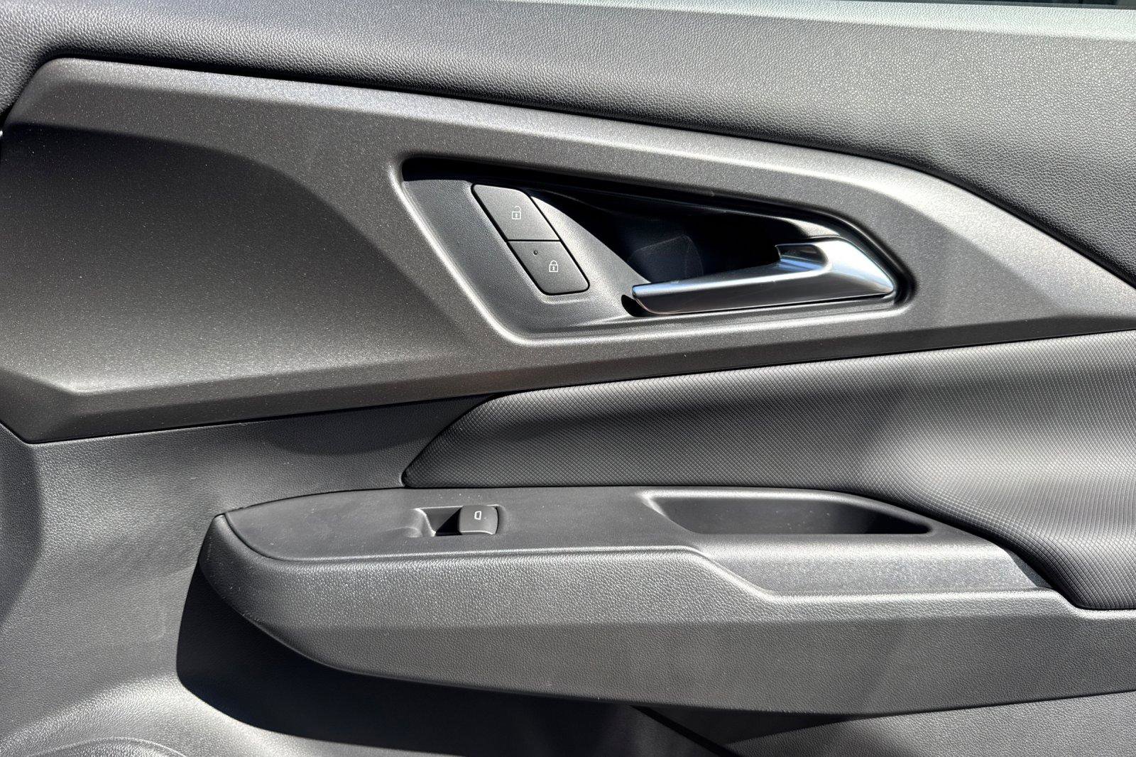 New 2026 Chevrolet Equinox EV LT image 23