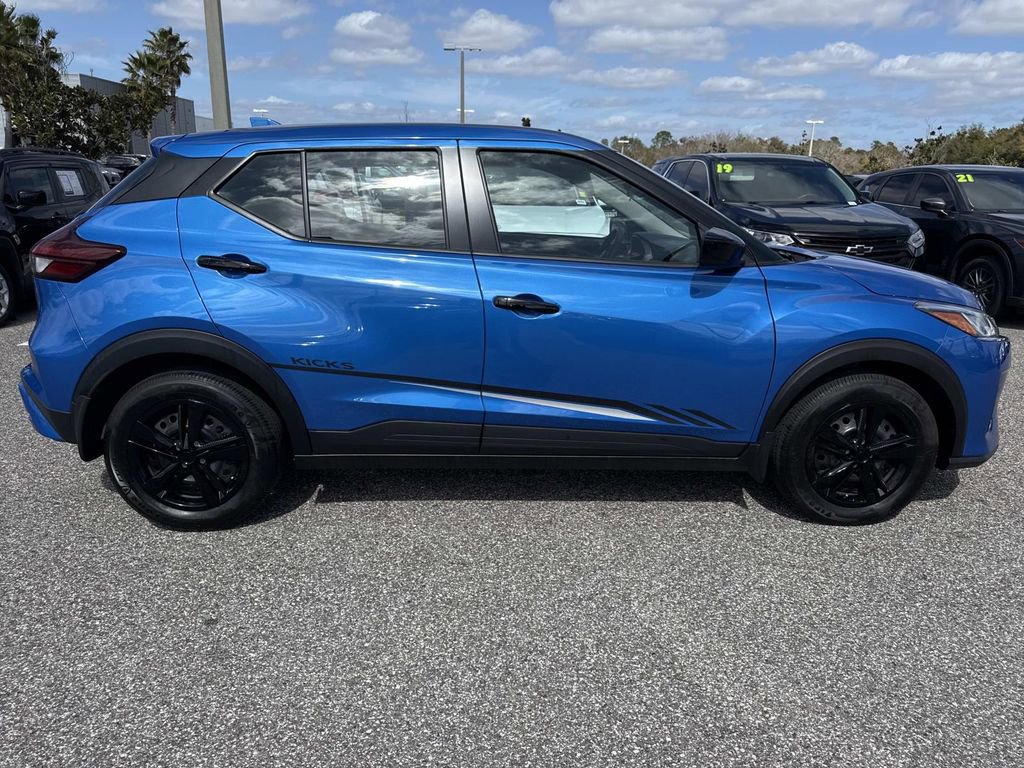 Certified 2025 Nissan Kicks Play S image 2