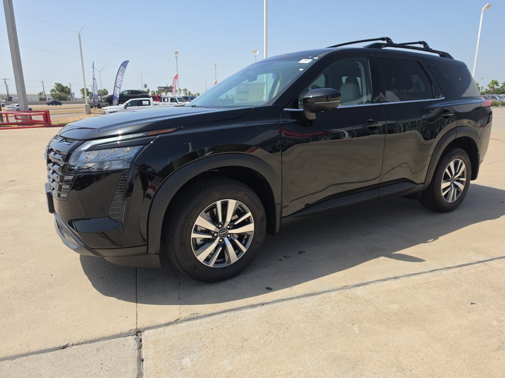 New 2026 Nissan Pathfinder SL FWD image 2