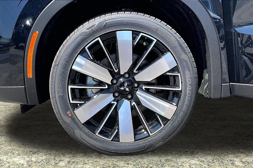 New 2026 Mitsubishi Outlander AWD image 12