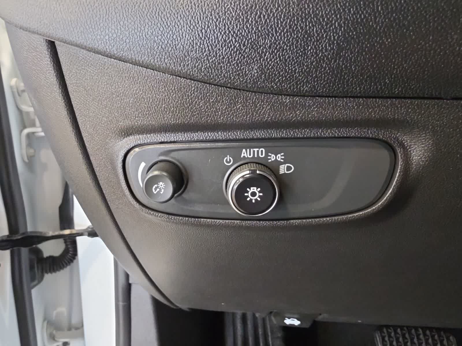 Used 2023 Chevrolet Equinox LT FWD image 21