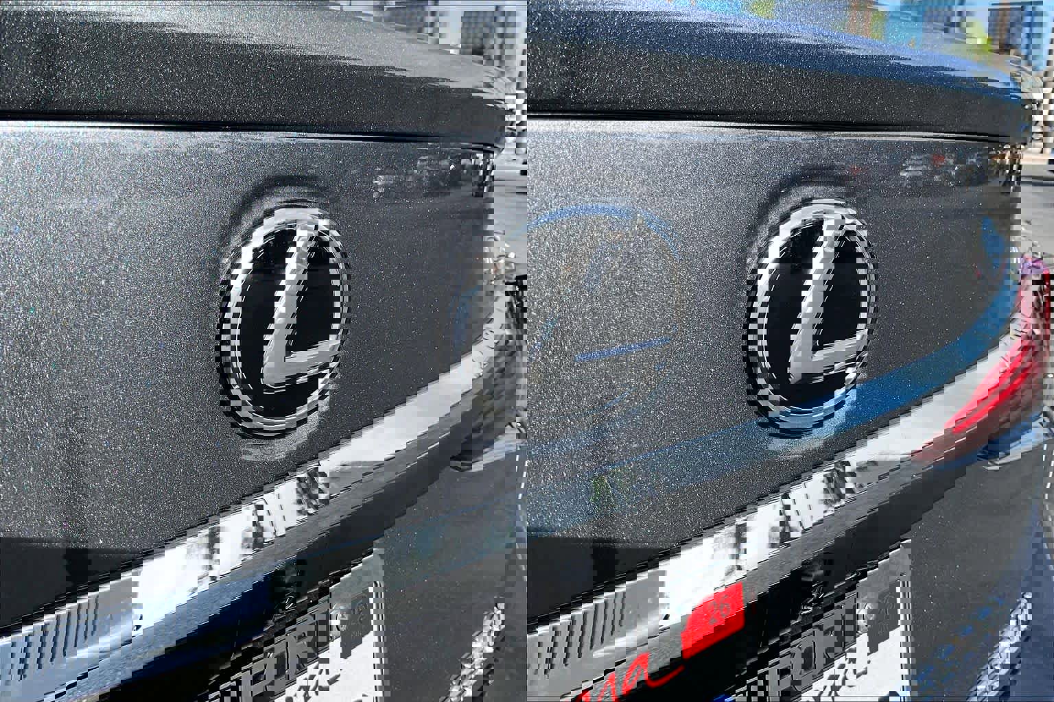 Certified 2025 Lexus ES 300h w/ Premium Package image 29