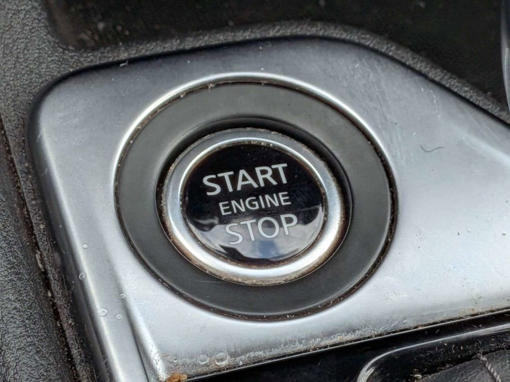 Used 2025 Nissan Sentra SV image 29