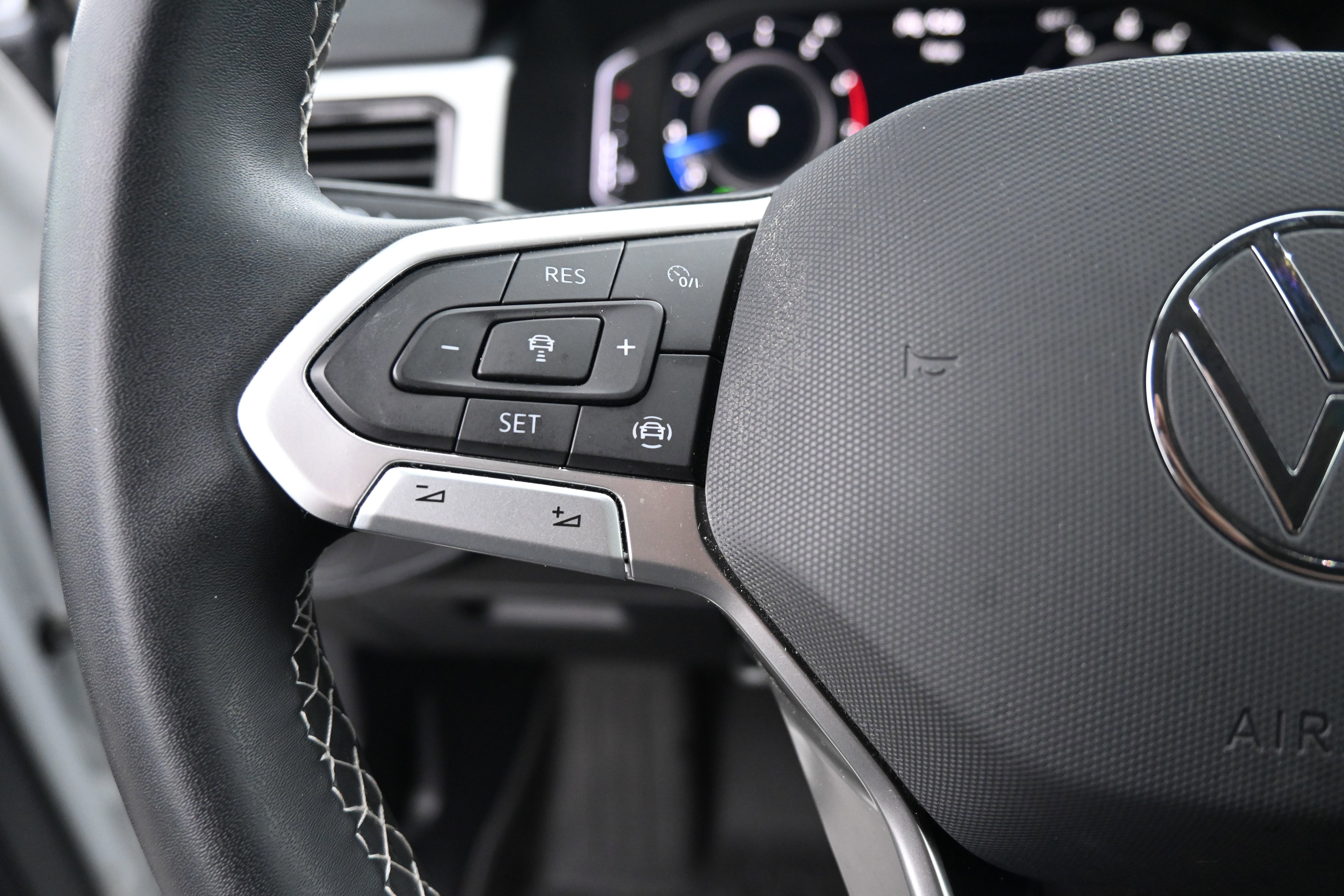 Used 2023 Volkswagen Atlas SE w/ Black Wheel Package image 19