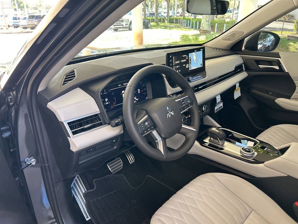 New 2025 Mitsubishi Outlander SEL image 6