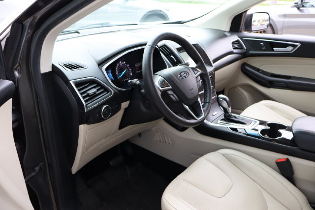 Used 2018 Ford Edge Titanium w/ Equipment Group 301A AWD/4WD image 14