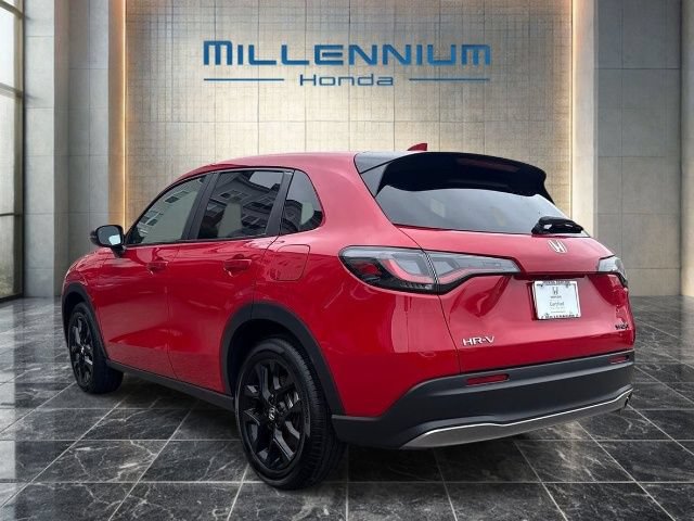 Used 2025 Honda HR-V Sport image 3