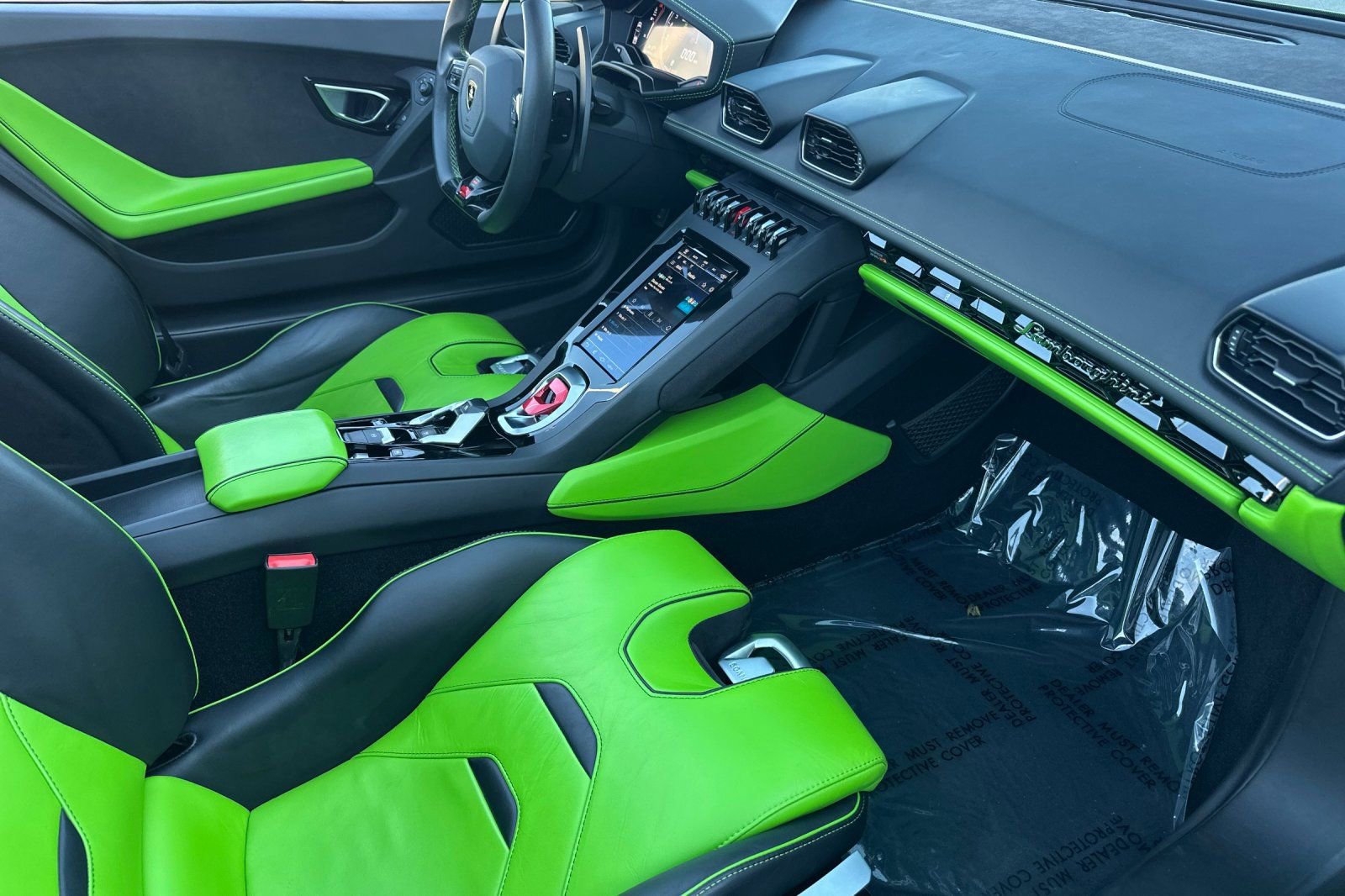 Used 2021 Lamborghini Huracan EVO image 14