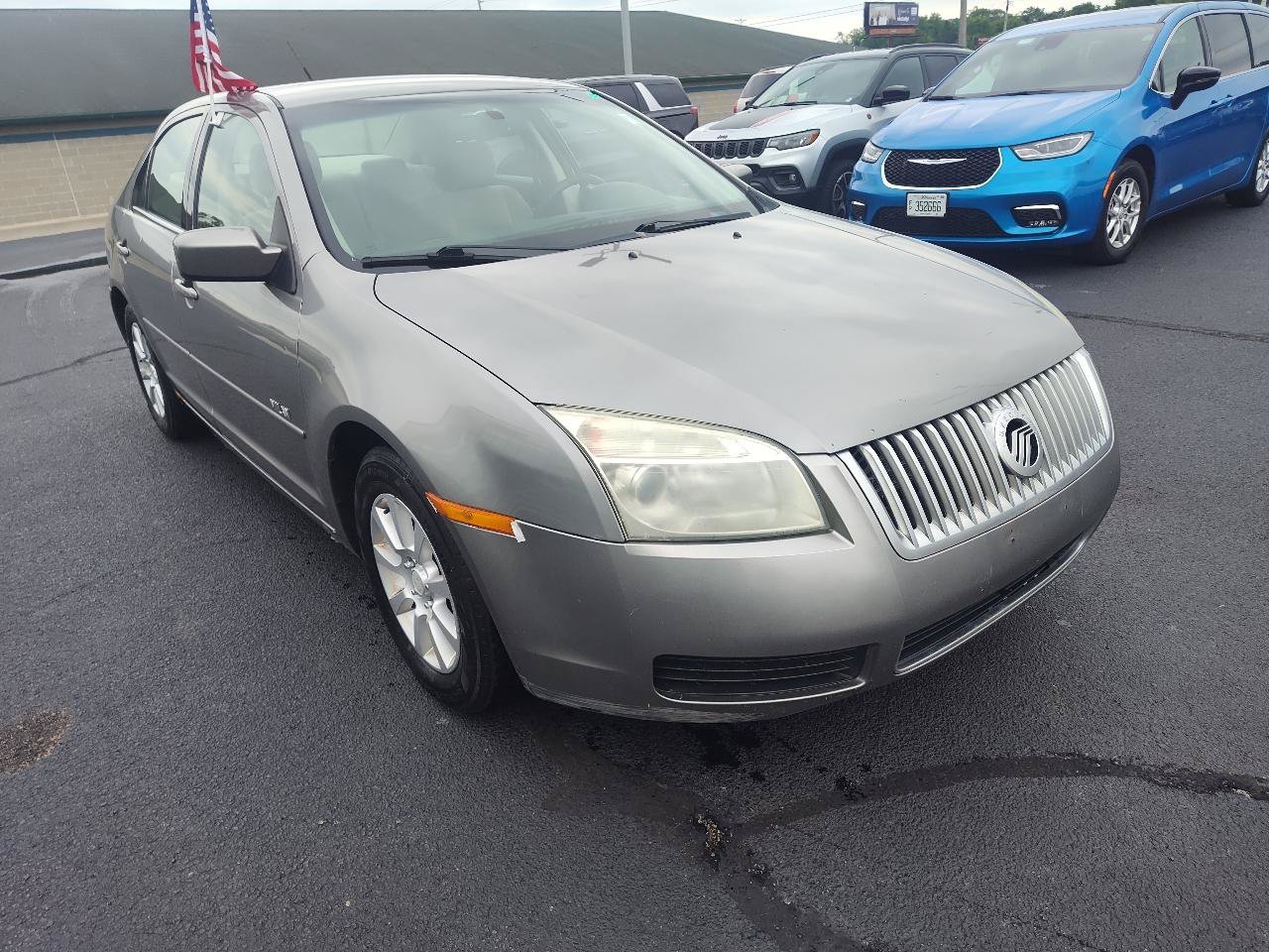 Used 2008 Mercury Milan FWD image 2