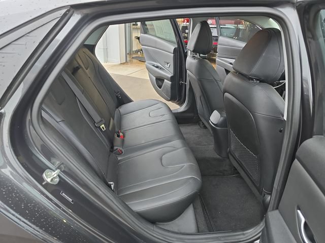 Used 2023 Hyundai Elantra Limited FWD image 10