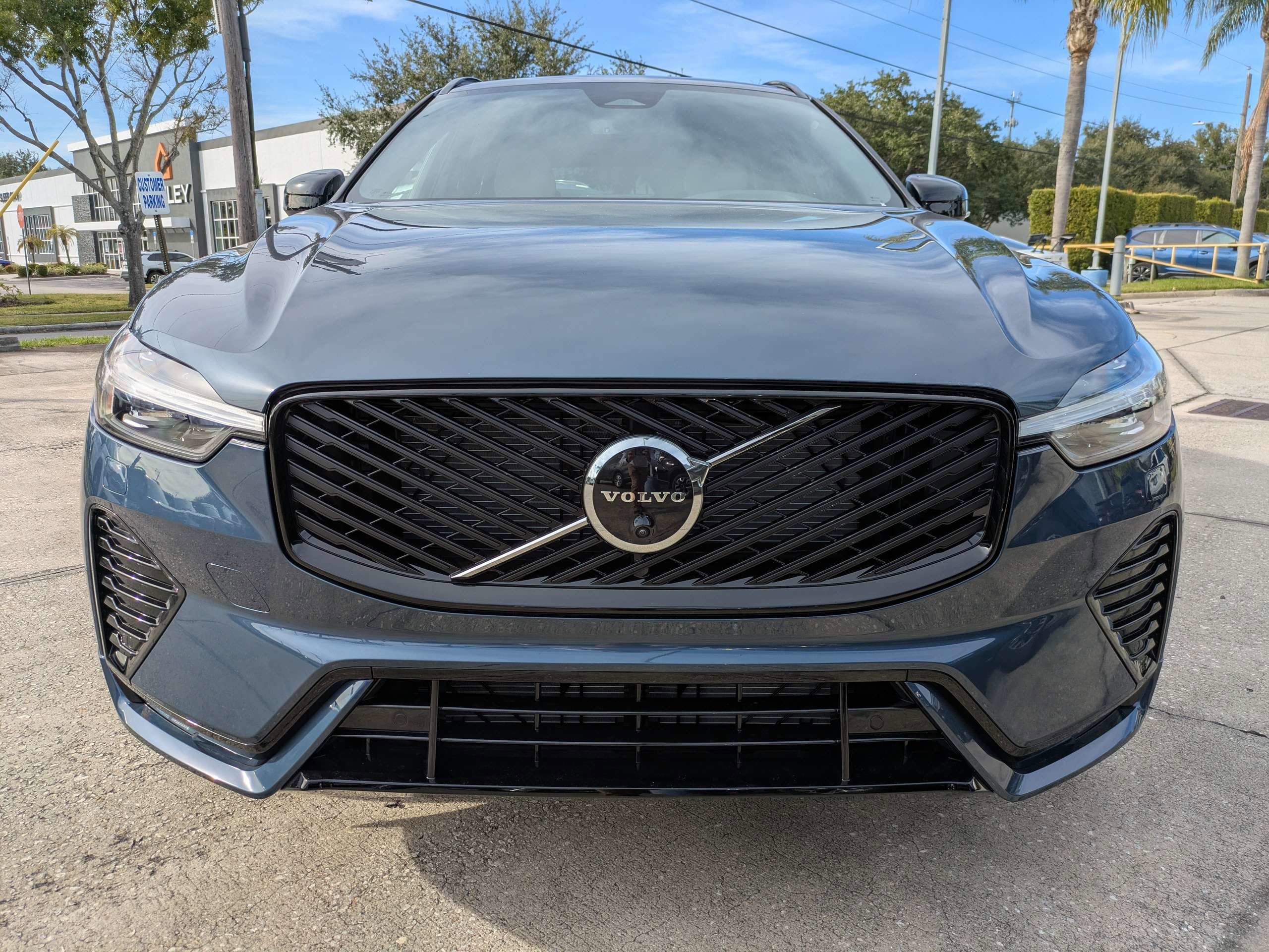 New 2026 Volvo XC60 B5 Plus w/ Protection Package Premier image 9