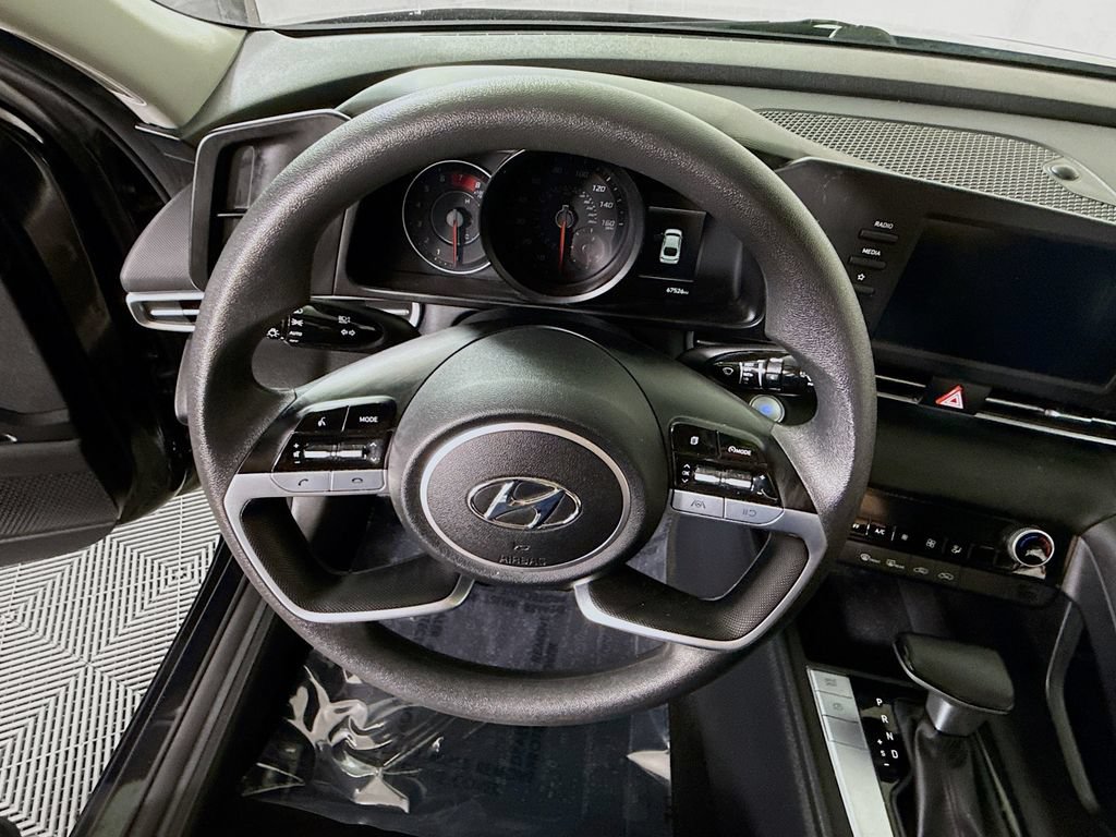 Certified 2022 Hyundai Elantra SEL FWD image 19