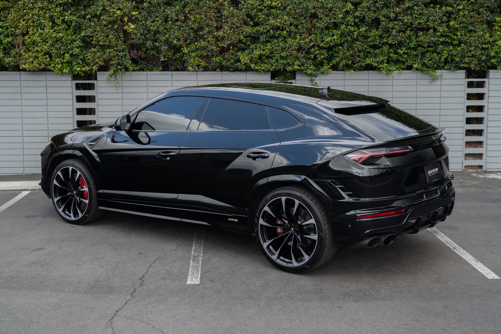 Used 2024 Lamborghini Urus S image 2