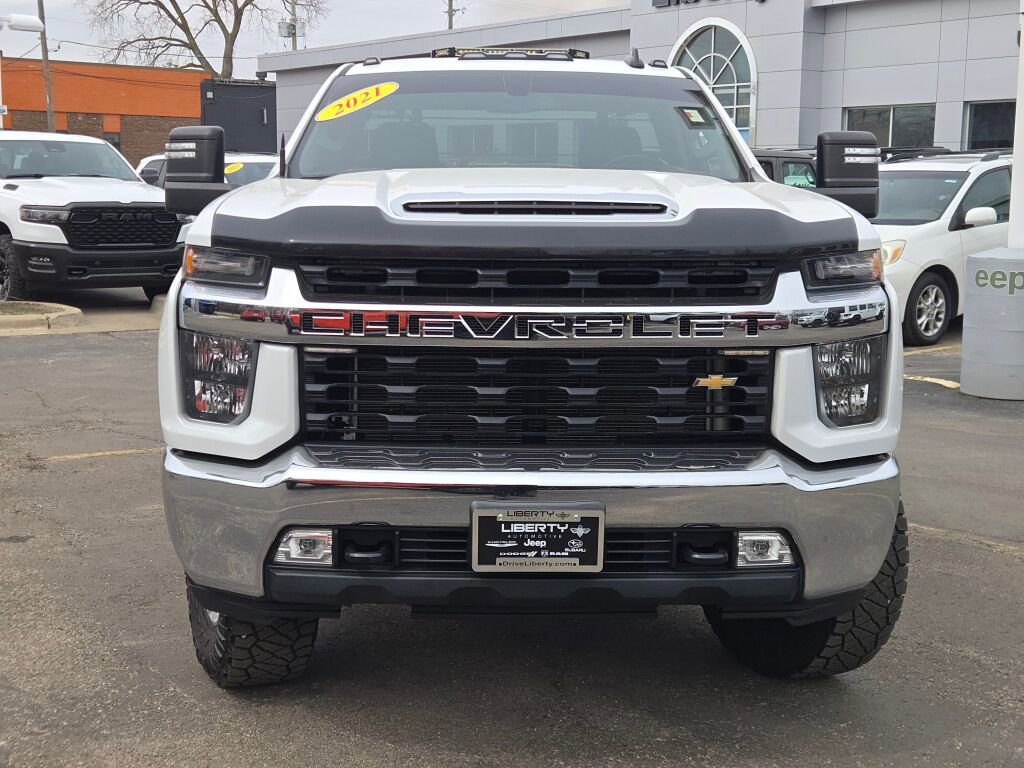 Used 2021 Chevrolet Silverado 3500 LT w/ Convenience Package AWD/4WD image 4