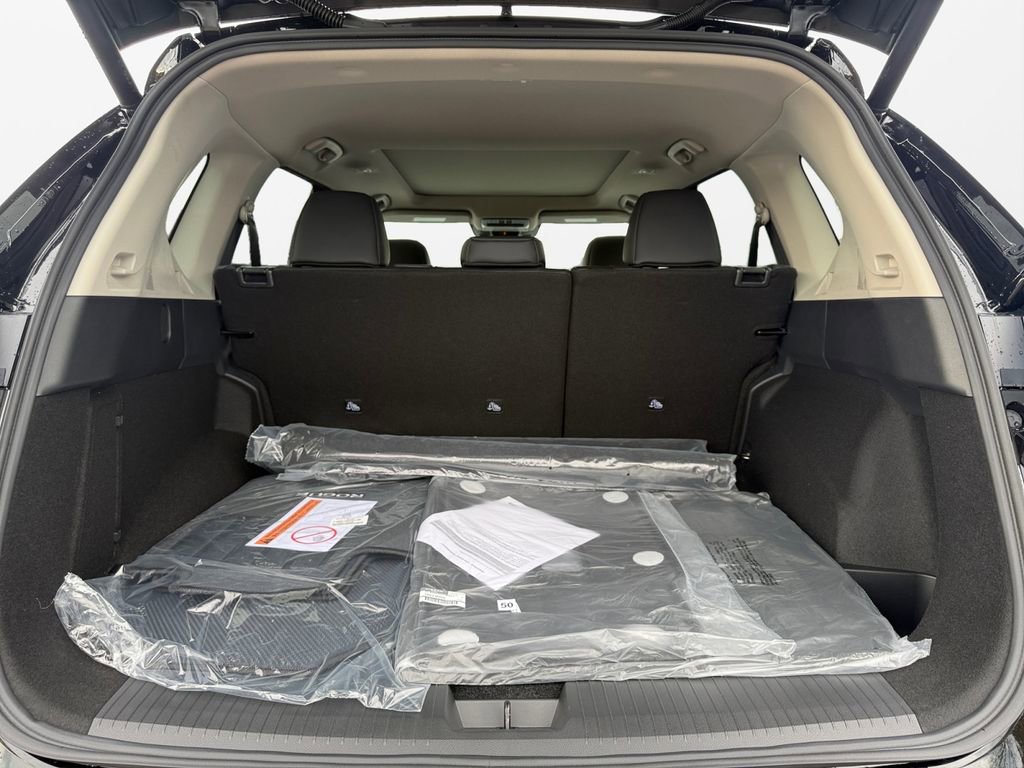 New 2026 Nissan Rogue SV AWD/4WD image 18