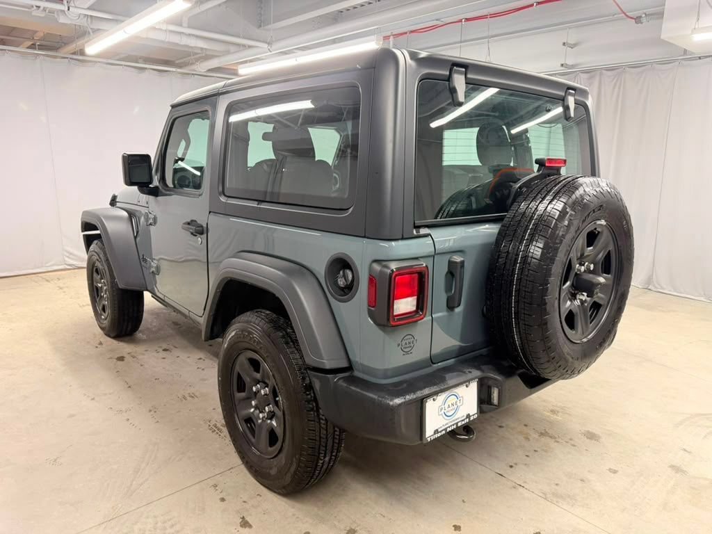 Used 2025 Jeep Wrangler Sport AWD/4WD image 7