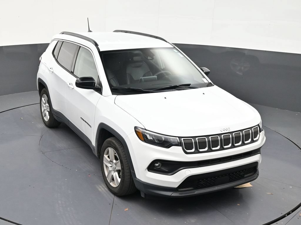 Used 2022 Jeep Compass Latitude FWD image 18