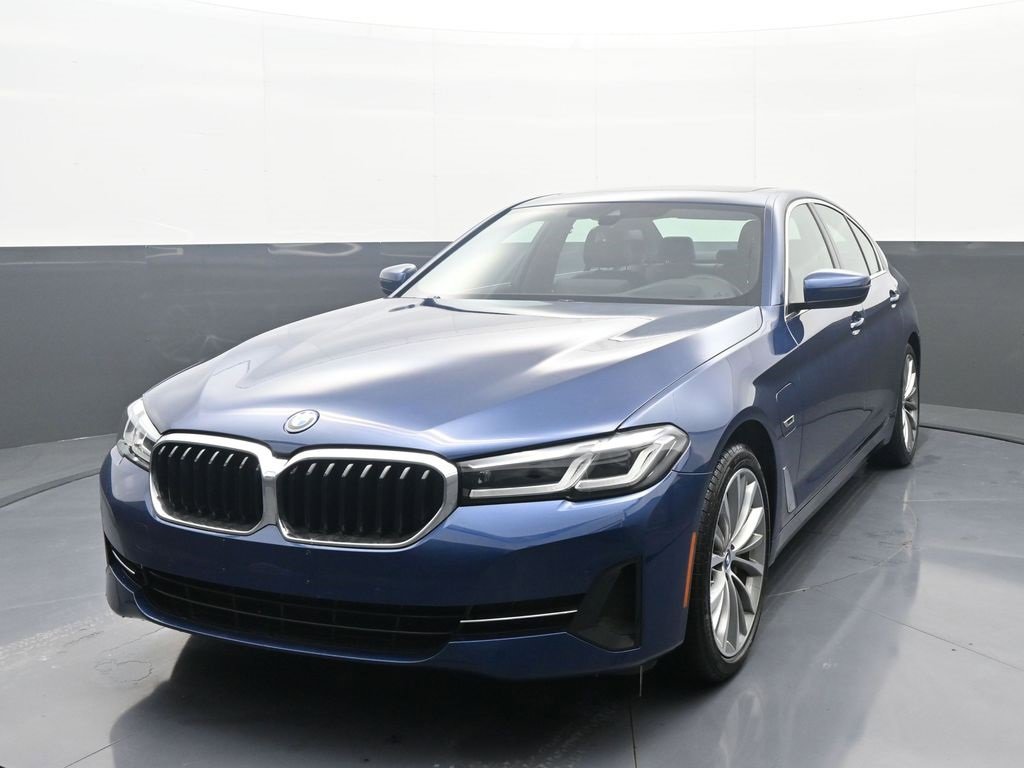 Used 2023 BMW 530e xDrive w/ Premium Package image 1