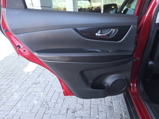 Used 2020 Nissan Rogue SL w/ Premium Package image 16