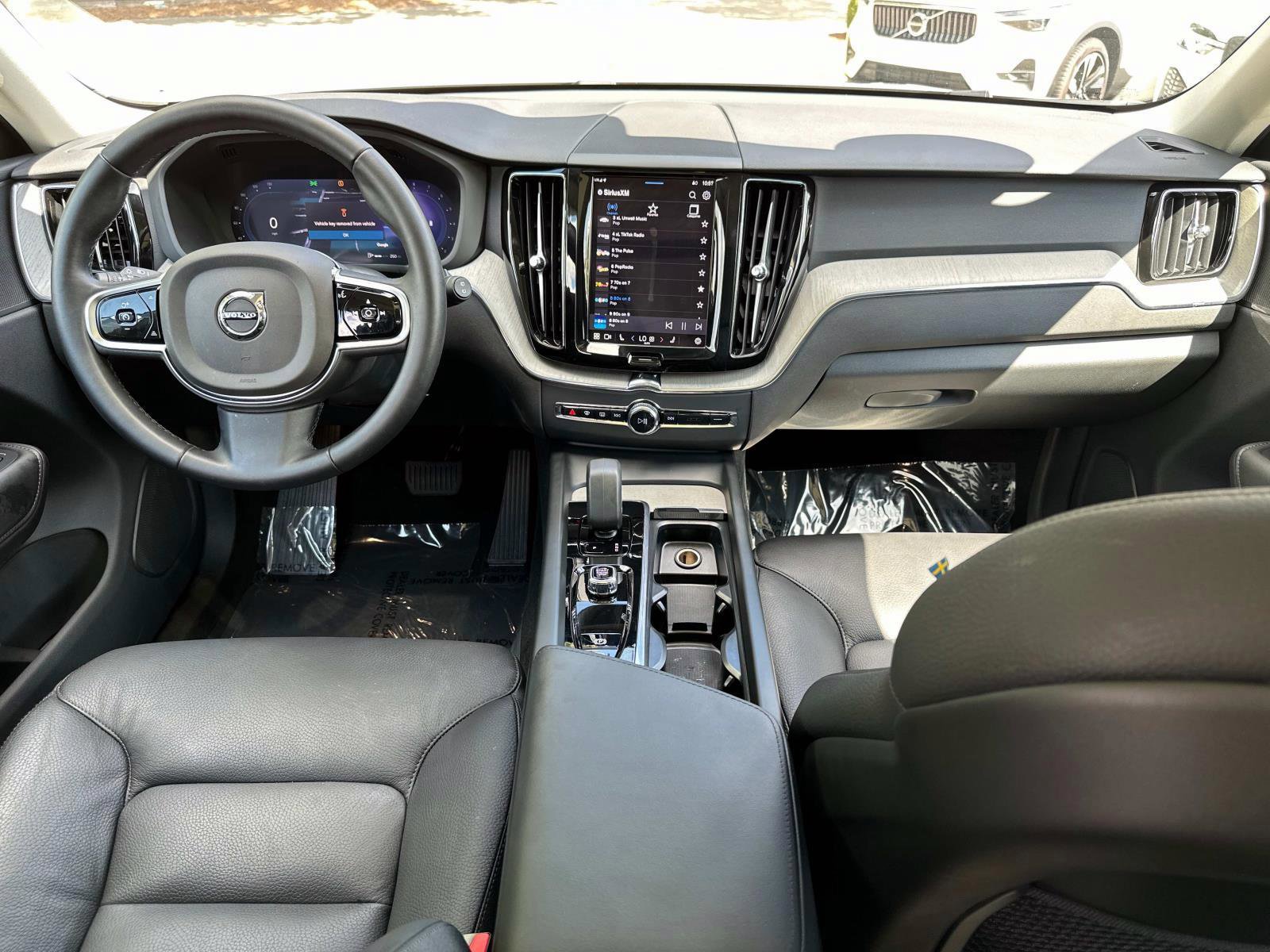Certified 2025 Volvo XC60 B5 Plus image 15