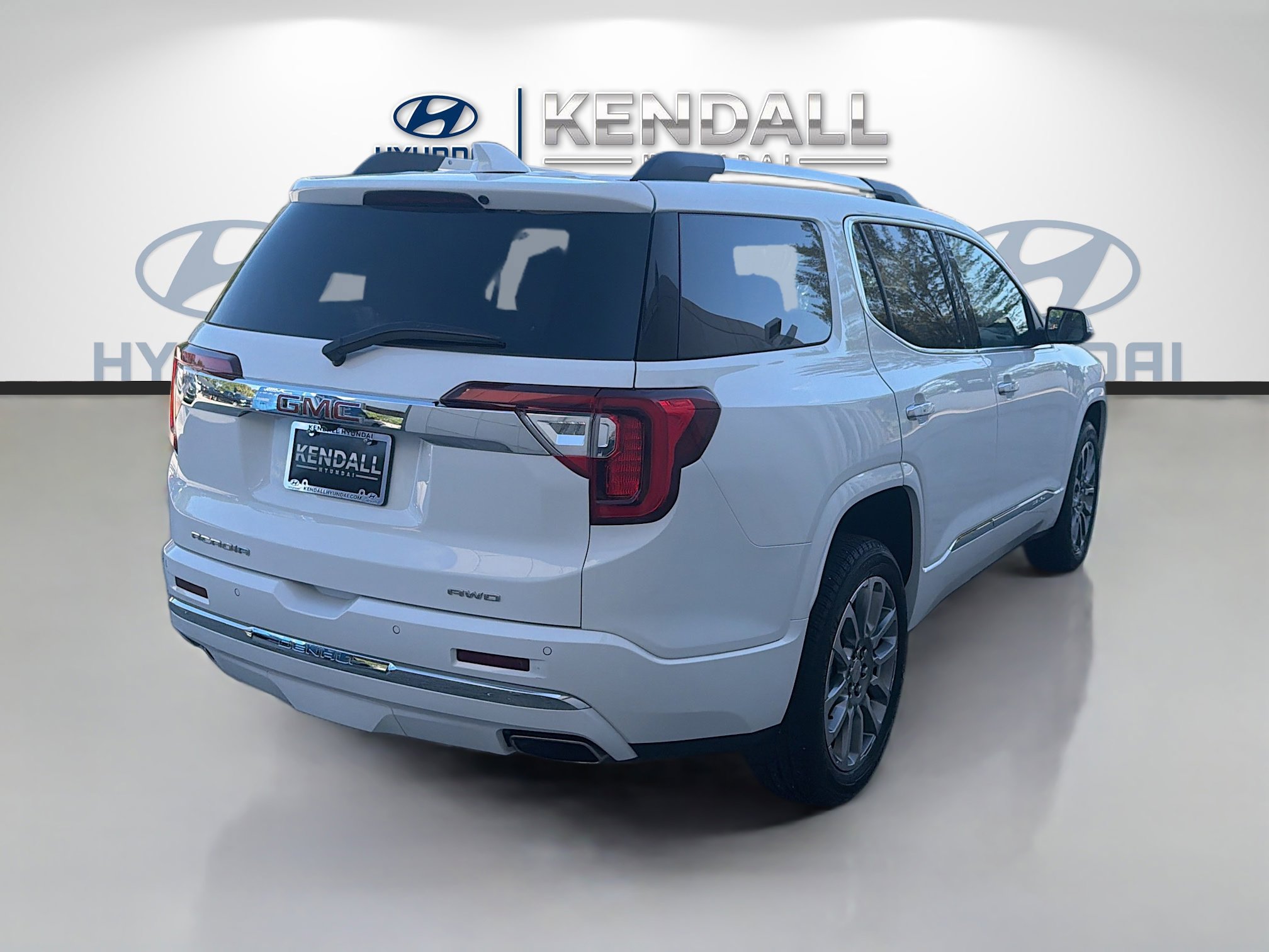 Used 2023 GMC Acadia Denali AWD/4WD image 6