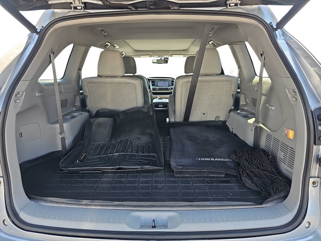 Used 2014 Toyota Highlander Limited Platinum AWD/4WD image 30