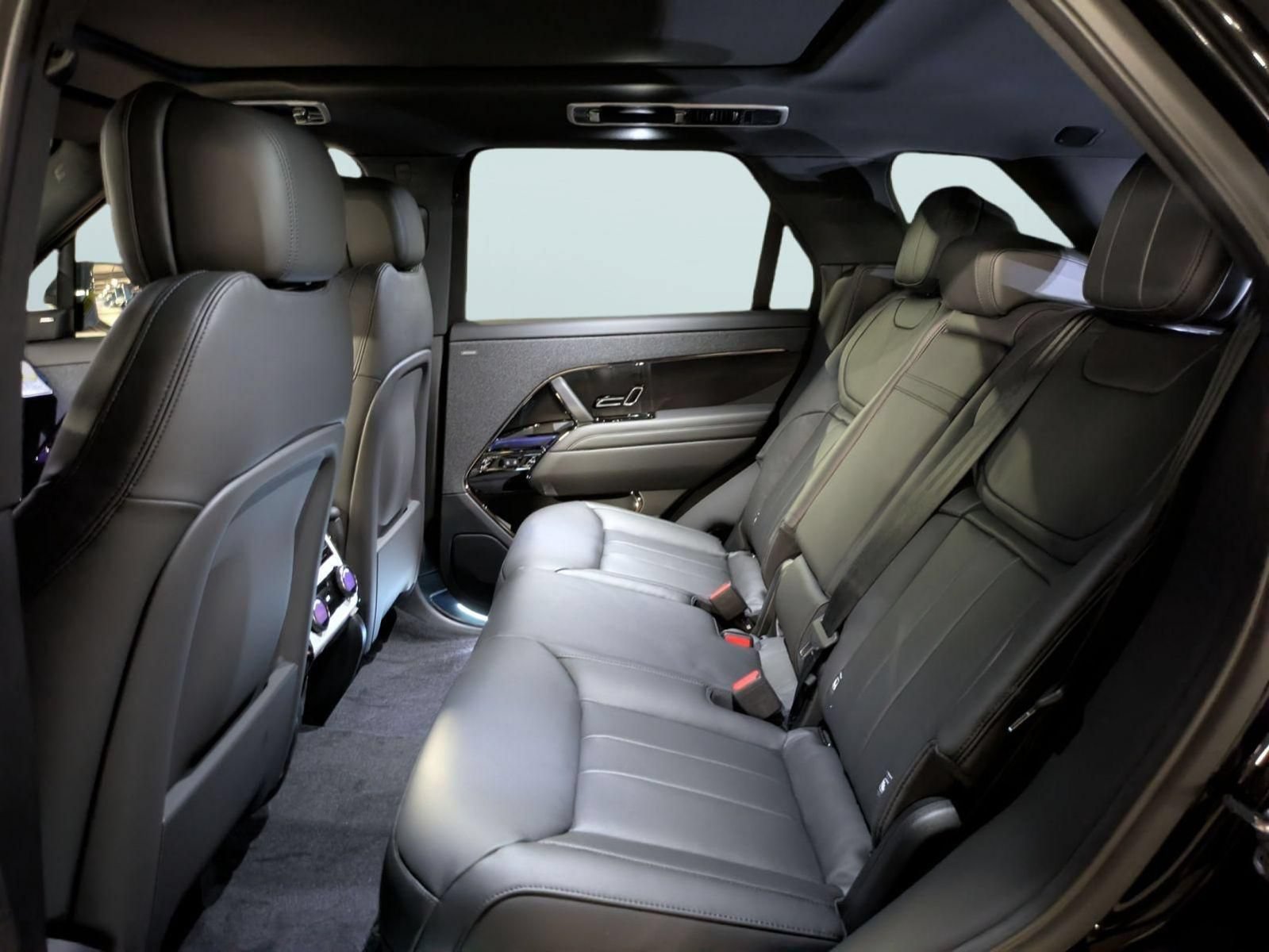 New 2026 Land Rover Range Rover Sport SE AWD/4WD image 50