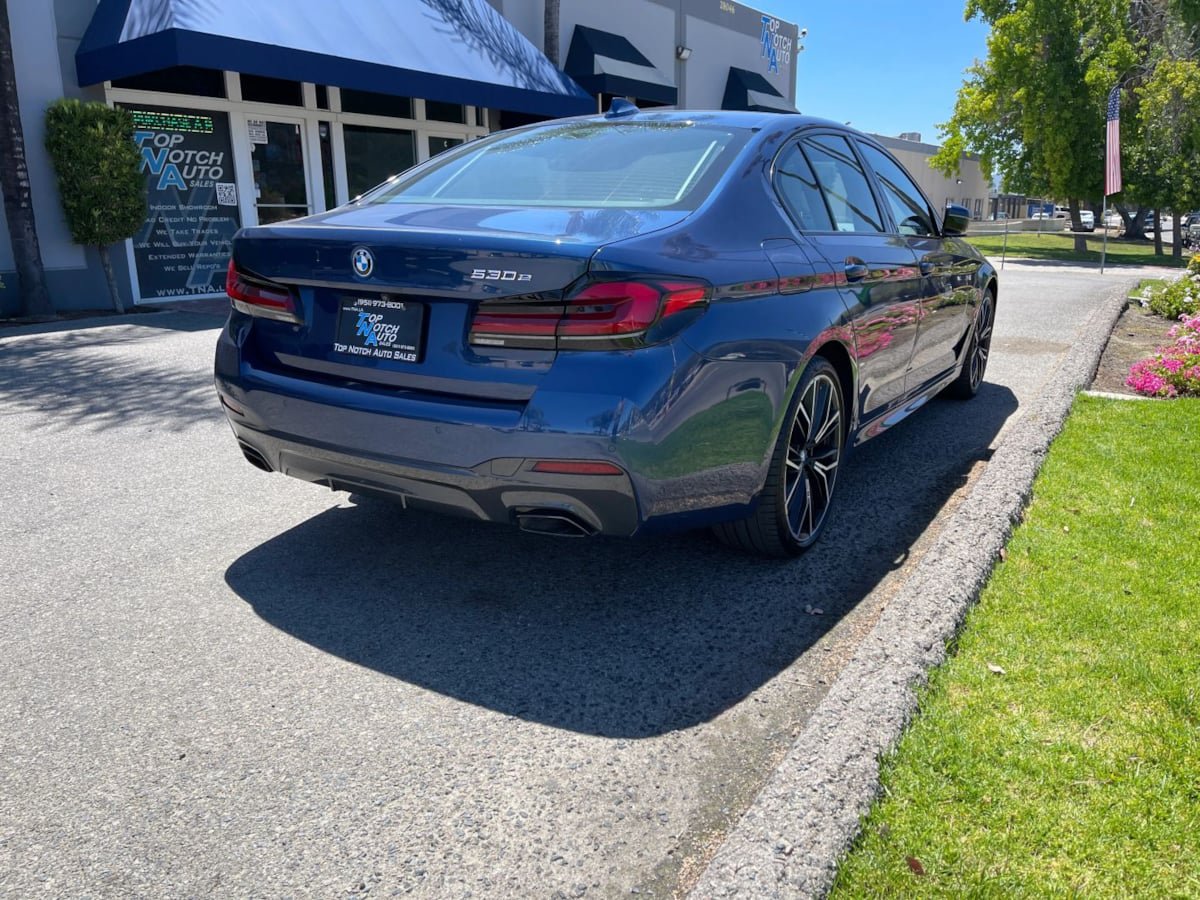 Used 2022 BMW 530e w/ Executive Package RWD image 5