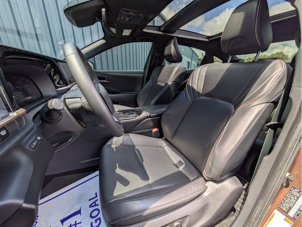 Used 2025 Toyota Crown AWD/4WD image 27