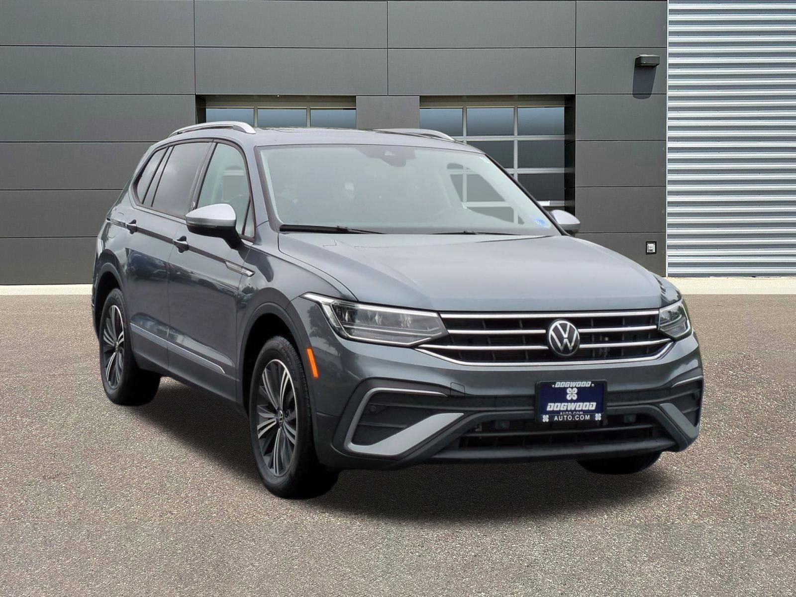 Used 2024 Volkswagen Tiguan Wolfsburg Edition AWD/4WD image 1