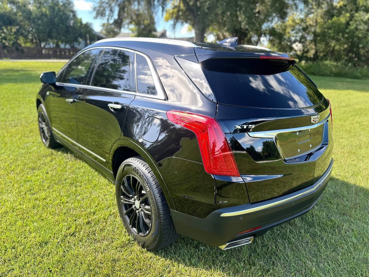 Used 2018 Cadillac XT5 Luxury w/ Driver Awareness Package image 7