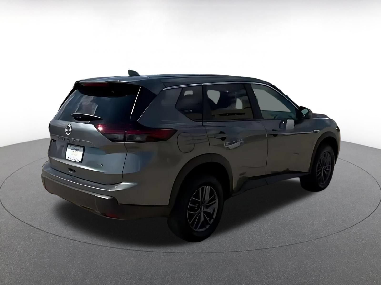 Used 2026 Nissan Rogue SV AWD/4WD image 14