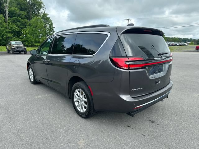 Used 2022 Chrysler Pacifica Touring-L FWD image 3