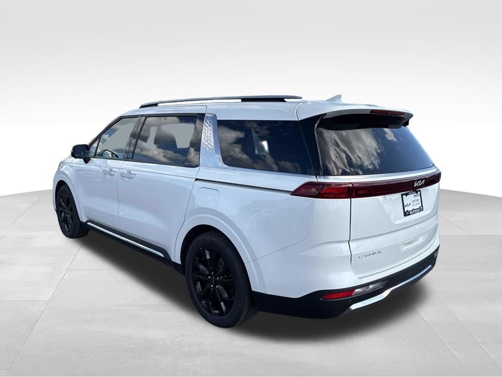 Certified 2024 Kia Carnival SX FWD image 9
