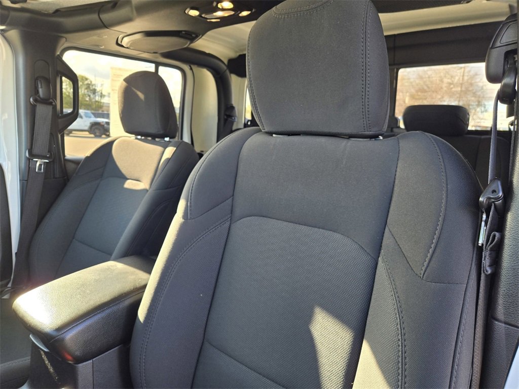 Used 2023 Jeep Gladiator Sport image 15