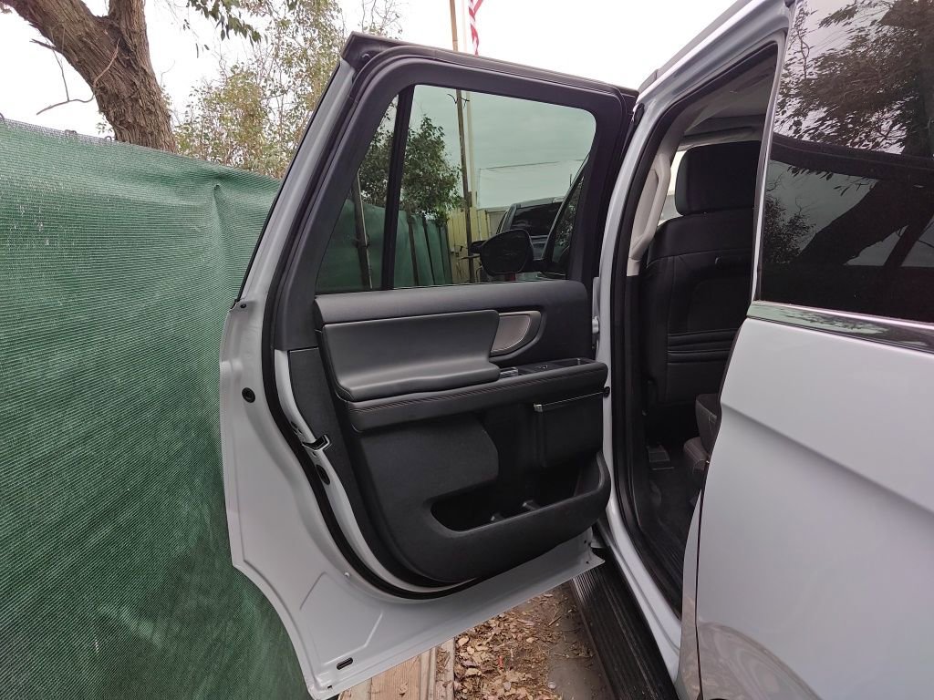 Used 2025 Ford Expedition Max Active RWD image 14
