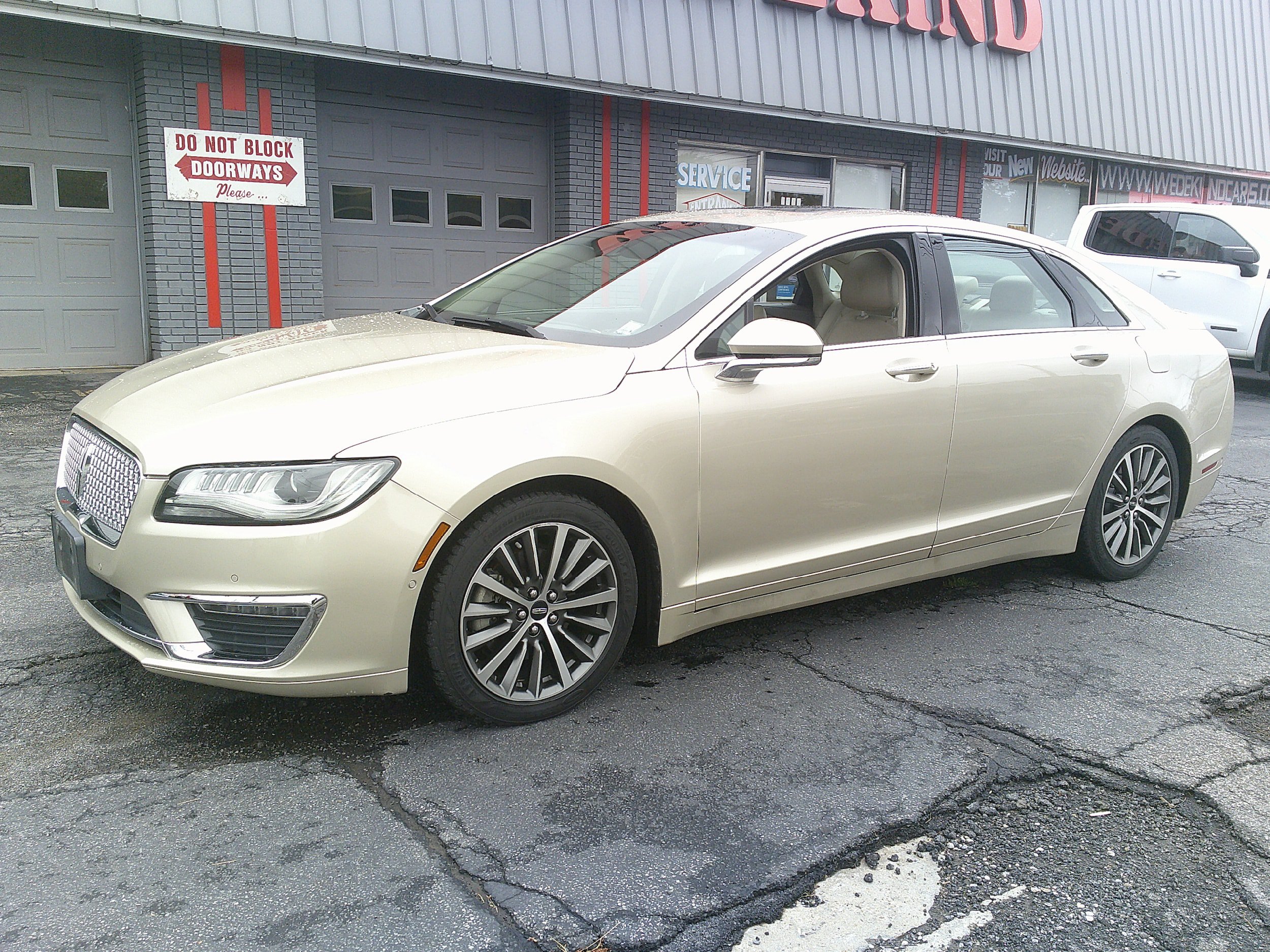 Used 2017 Lincoln MKZ Select w/ Technology Package FWD image 13