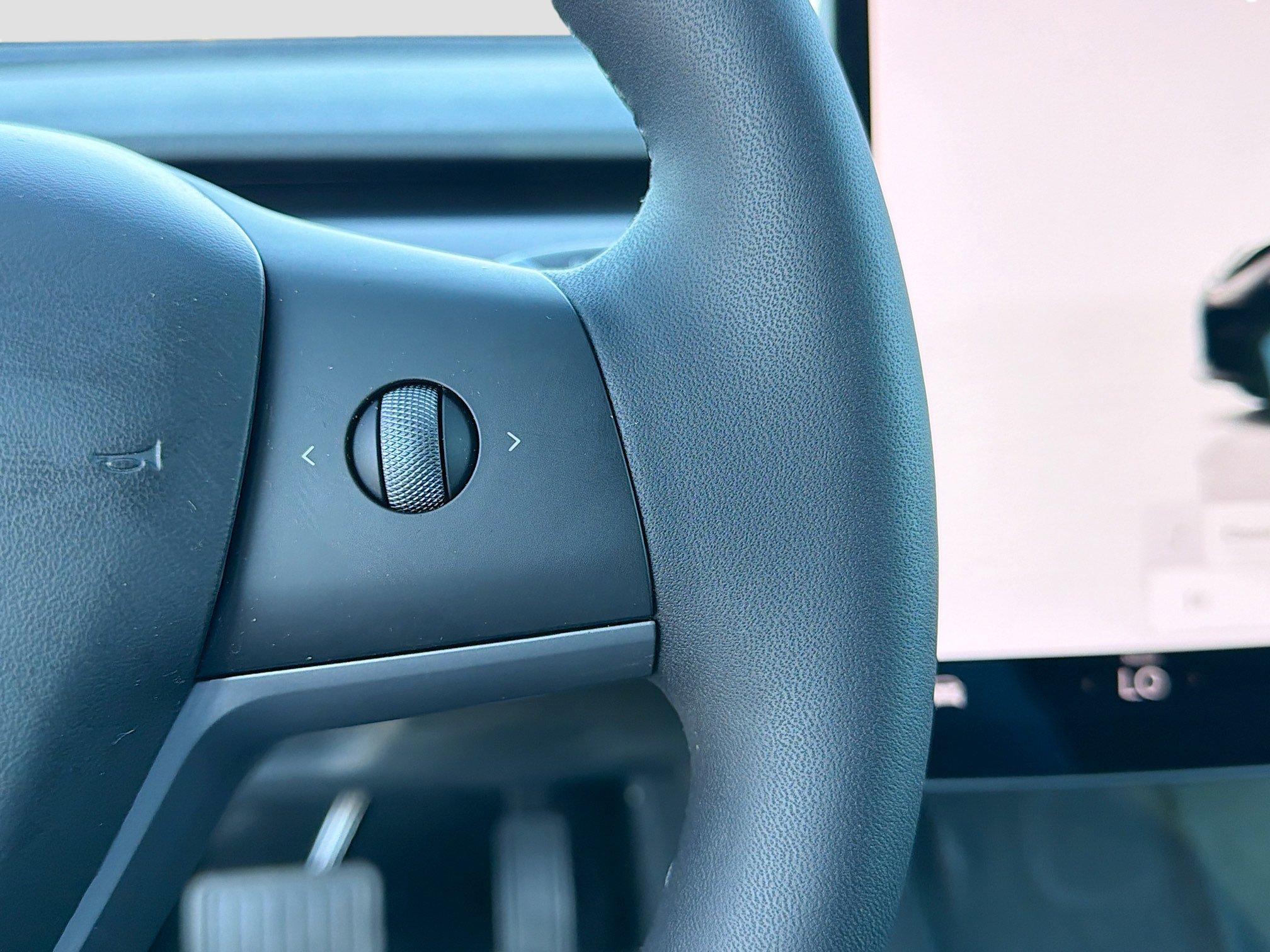Used 2023 Tesla Model 3 Standard Range image 35