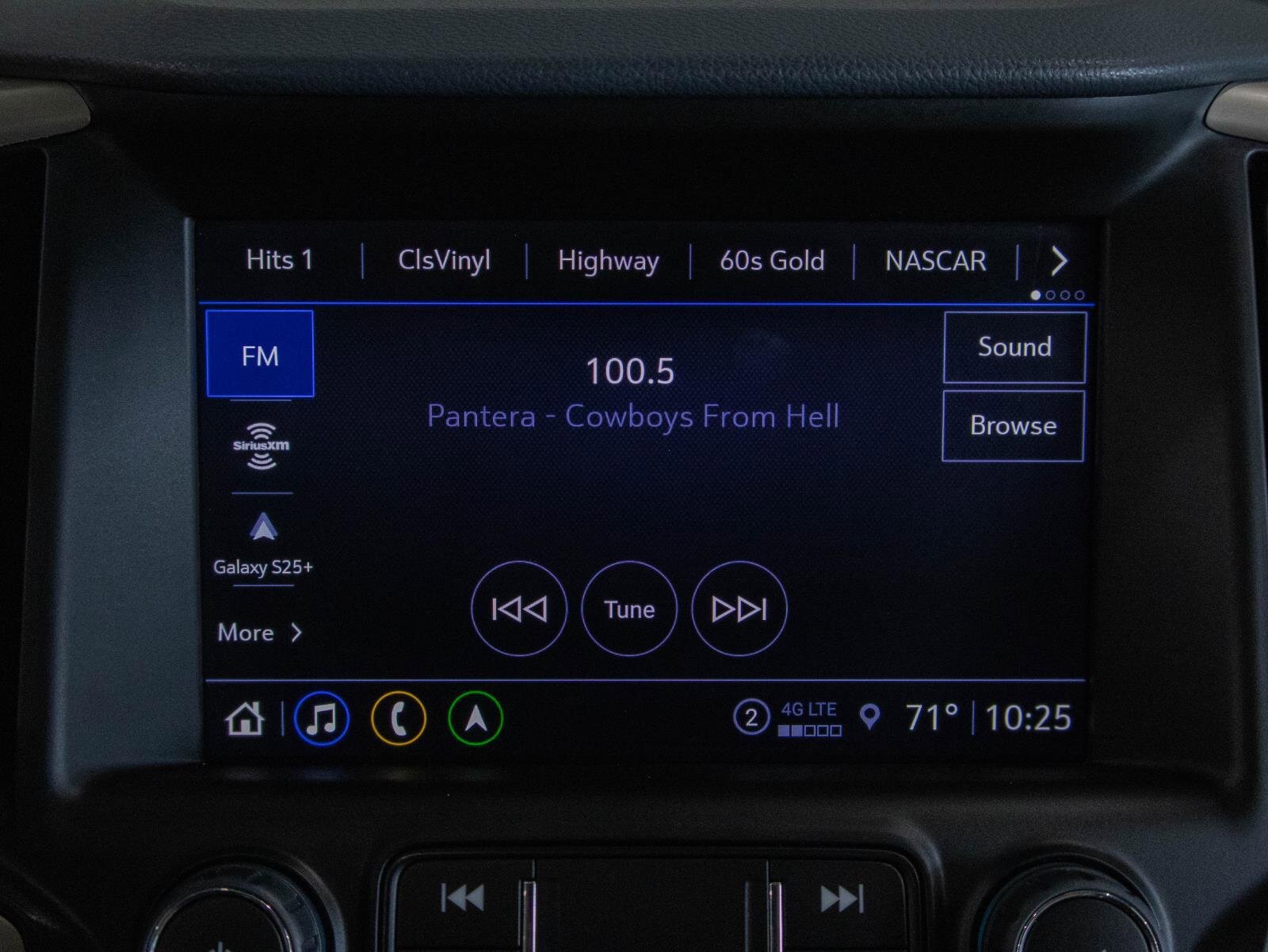 Used 2023 GMC Terrain Denali image 9