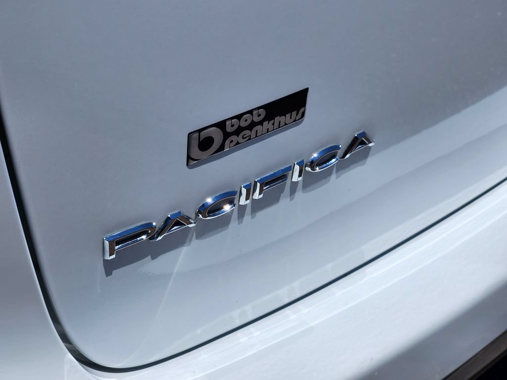 Used 2020 Chrysler Pacifica Limited FWD image 31