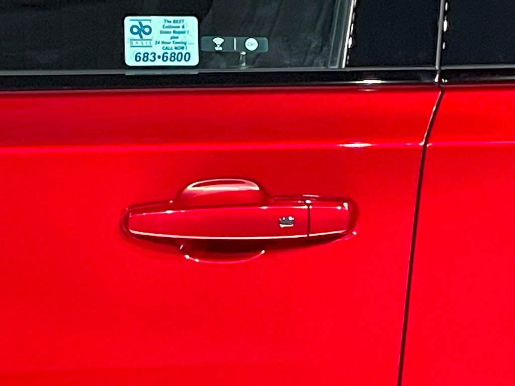 Used 2023 Chevrolet Traverse RS w/ LPO, Floor Liner Package image 17