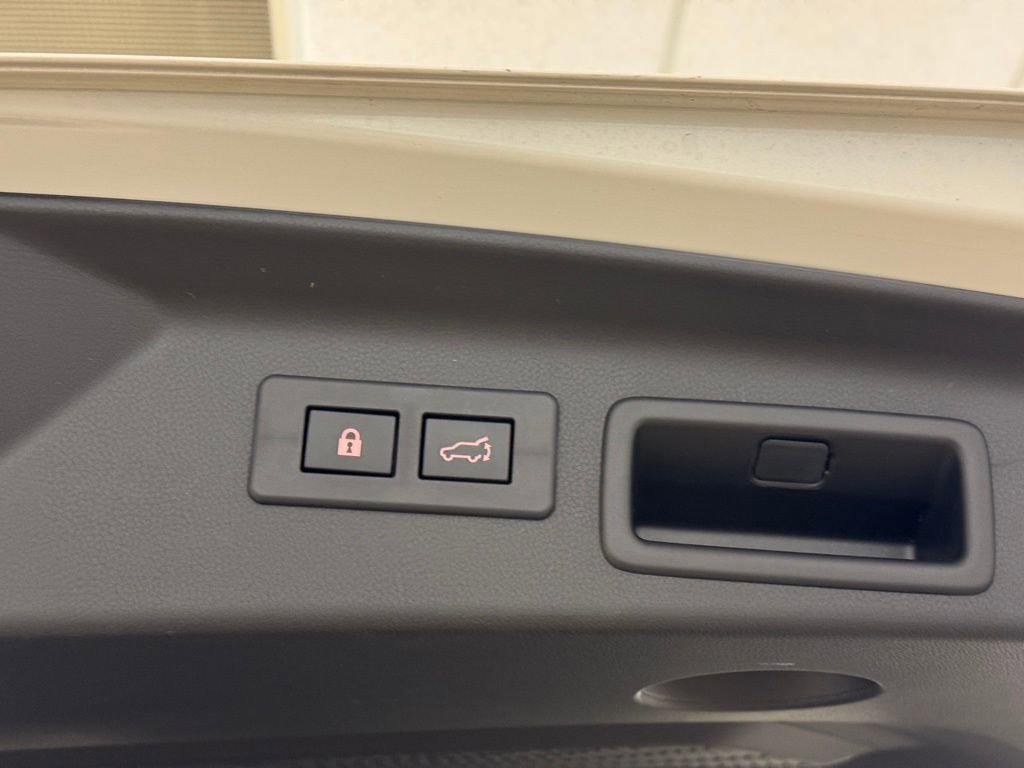 Used 2025 Subaru Forester Premium w/ Convenience Package #1 image 23