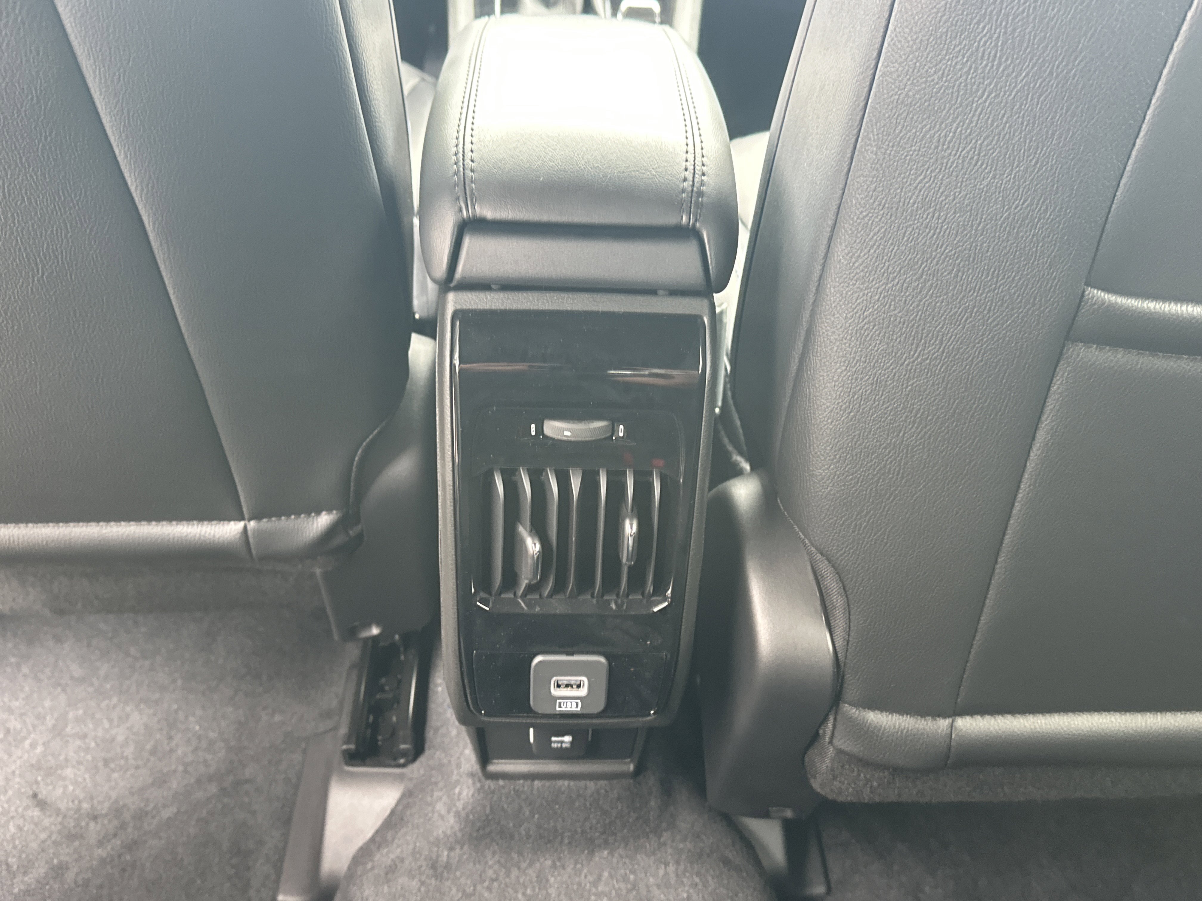 New 2026 Jeep Compass Latitude image 17