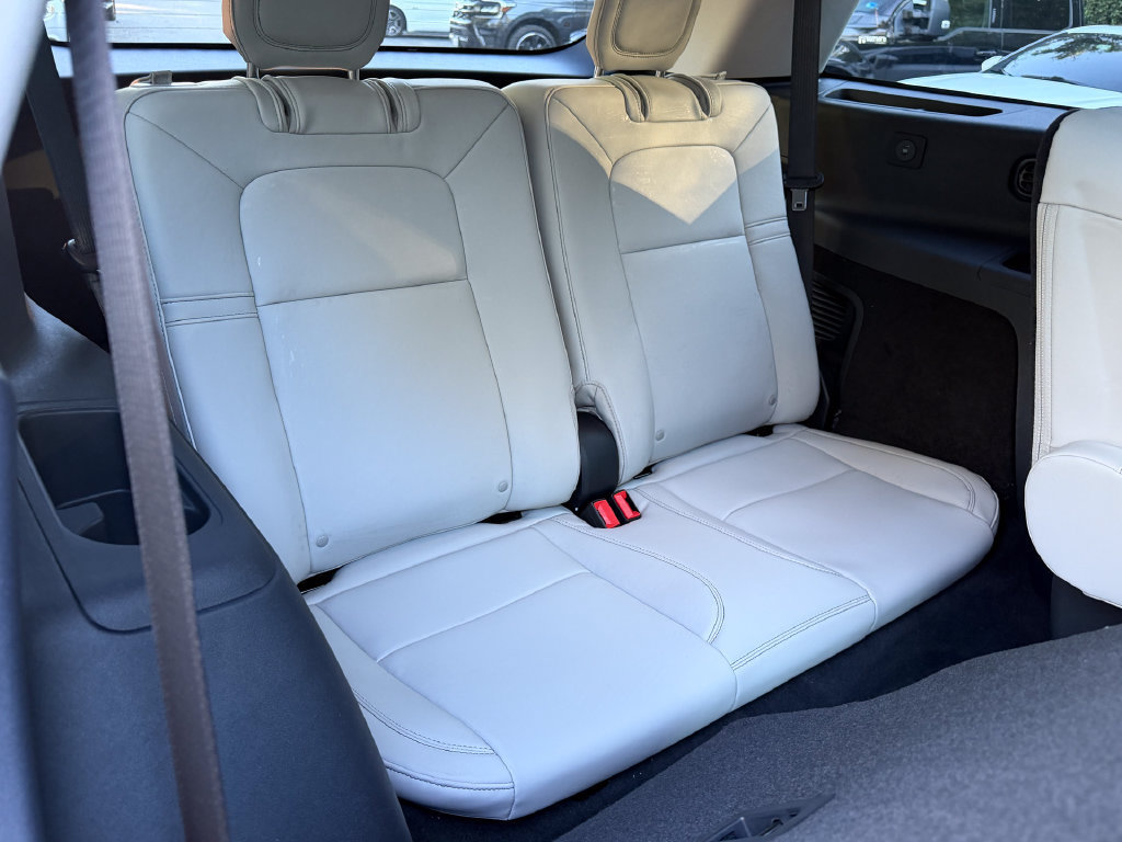 New 2026 Lincoln Aviator AWD image 11