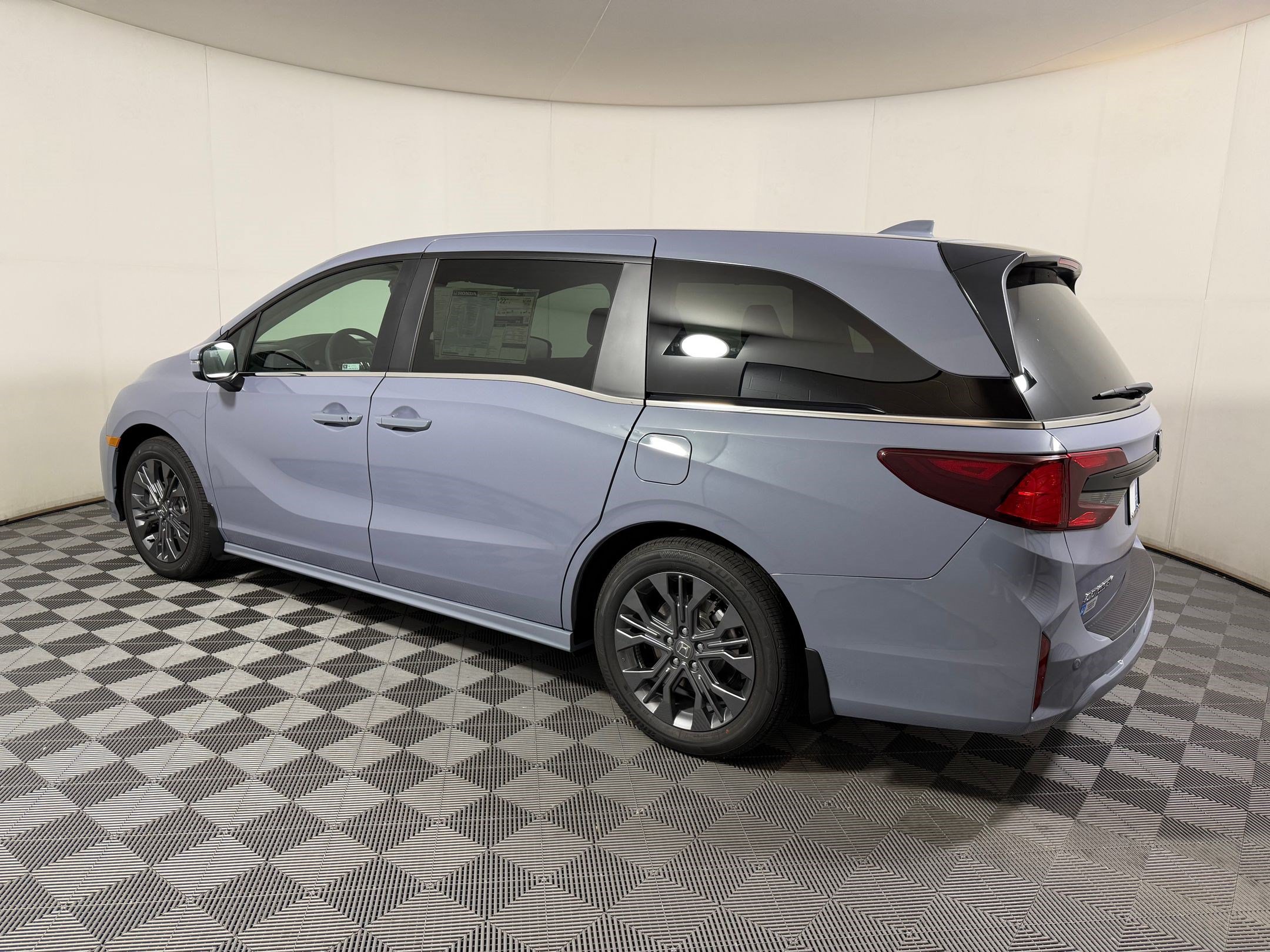 New 2027 Honda Odyssey Touring image 24