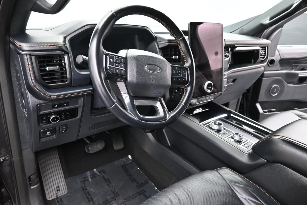 Used 2024 Ford Expedition Platinum AWD/4WD image 12
