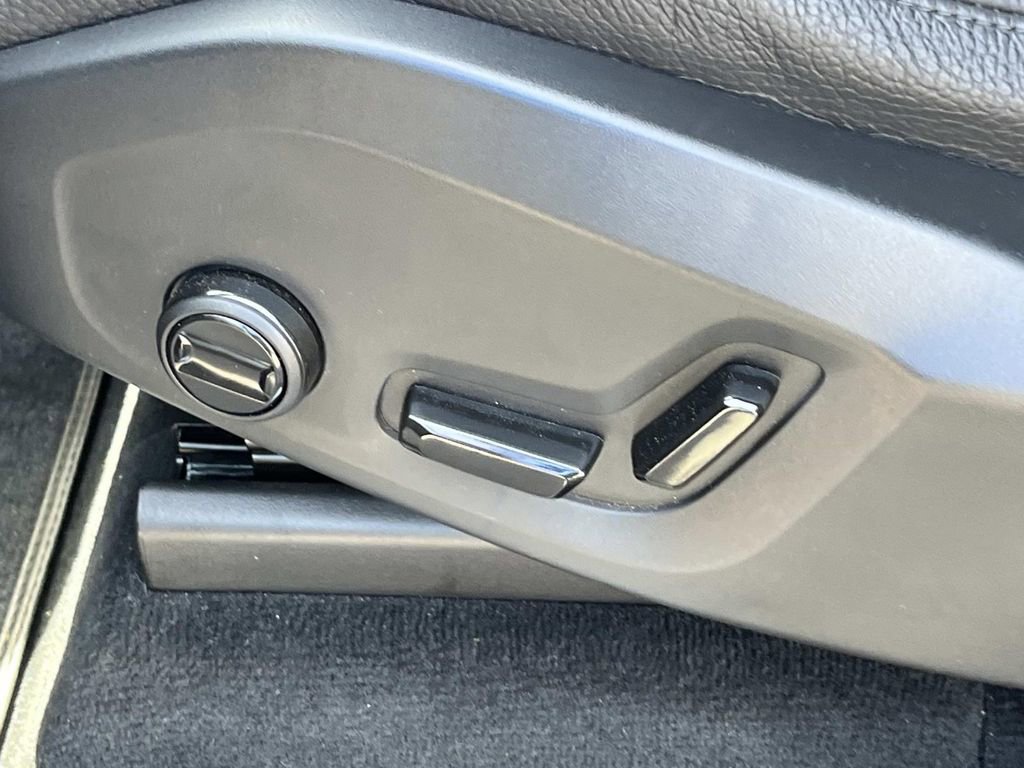 Used 2023 Volvo XC90 B6 Plus w/ Protection Package Premier image 26