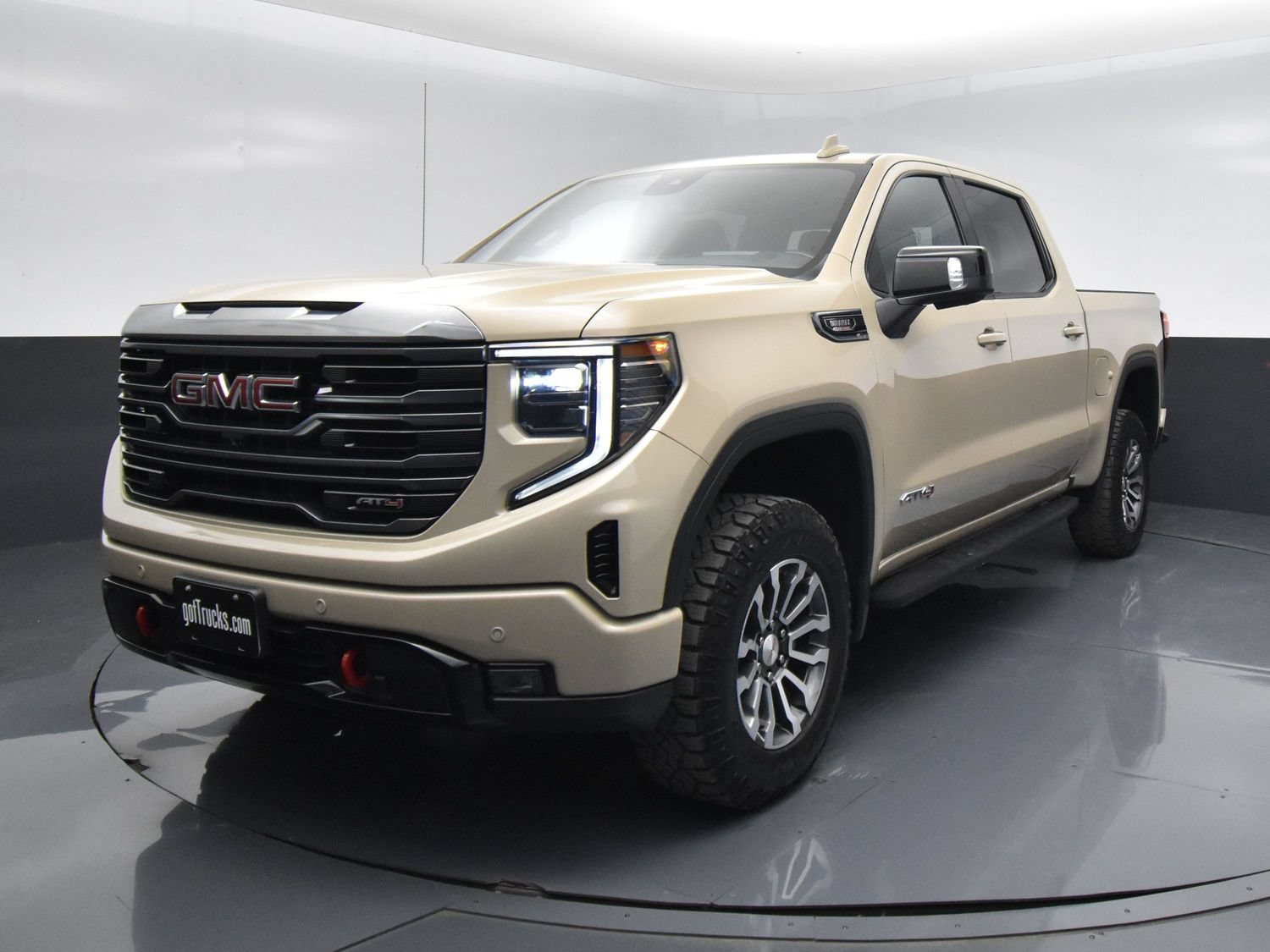 Used 2023 GMC Sierra 1500 AT4 w/ AT4 Premium Package AWD/4WD image 2